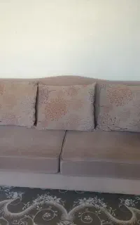 مبل 7 نفره در حد نو سالم محکم  و شیک و تمیز