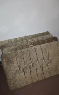 ۴عدد پشتی کارکرده