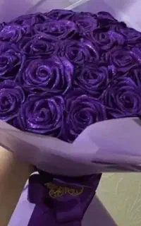 دسته گل رز در رنگ های متفاوت