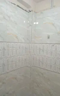 انجام کاشی کاری رفع نم حمام وتوالت پله گرد