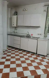 طبقه بالا 40متری سر اصلی 45 متری نیمه تجاری
