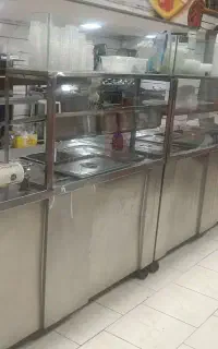 کلیه اثاث رستوران در حال کار