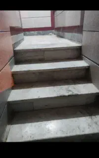 نظافت منزل و راه پله و پارگین وپرستار در بیمارستان