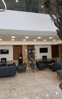 استخدام مشاور در املاک عباس حسینی