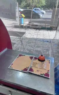 نیرو خانم در کافه بستنی