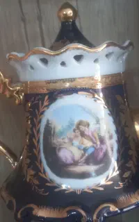 قوری سرمه ای