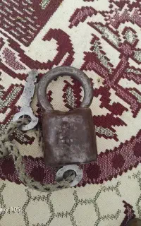 قفل قدیمی