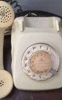 تلفن چرخشی قدیمی