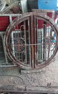 خرید و فروش آهن آلات و در‌ و پنچره