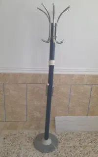 چوب لباسی محکم سالم
