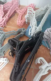 چوب لباسی پلاستیکی