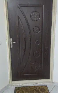 درب ورودی با چهارچوب