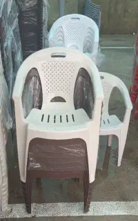 صندلی پشت حصیری پلاستیکی دسته دار