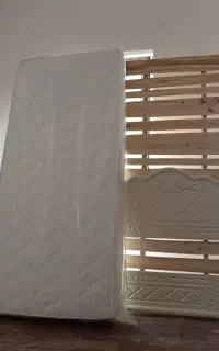 یک عدد تخت نوجوان