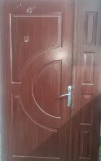 درب چوبی آپارتمانی به همراه کم درب