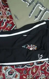 شلوار و تیشرت