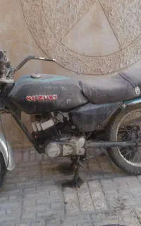 سوزوکیax100