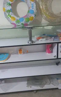 پیشخوان ویترین مغازه رگال چوبی لوازم شنا ویترین