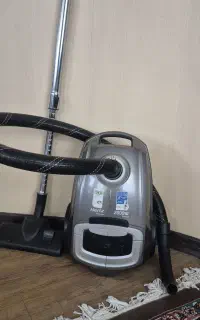 جاروبرقی درحدنوبدون خط وخش