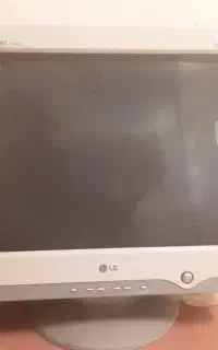 ۲ عدد مانیتور LG