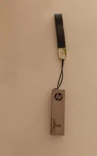 فلش ۸ گیگ hp