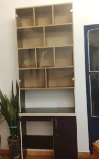 کتابخانه و میز لب تاب کم جا