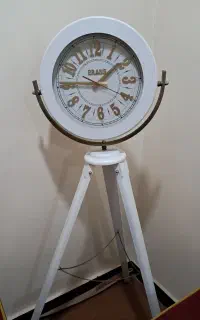 ساعت سه پایه