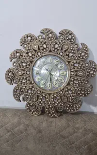 ساعت دیواری
