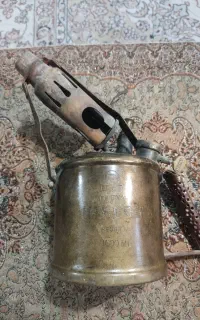 فرمز (چراغ نفتی) قدیمی