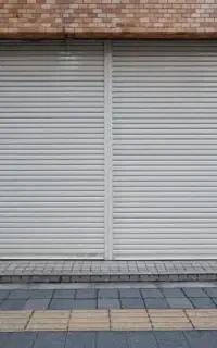 تعمیر و نصب انواع درب کرکره برقی و شیشه سکوریت