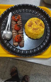 آشپز و چونه گیر نانوایی