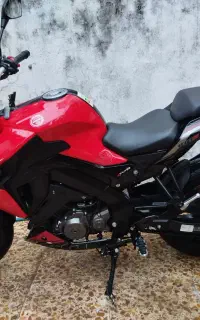 بنلی 180s رنگ خاص،درحد 1405 بسیار تمیز