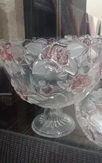 میوه خوری پایه دار گل برجسته