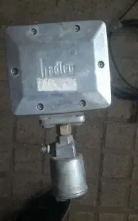 بوق ولوویی مارک هادلی اصل امریکا