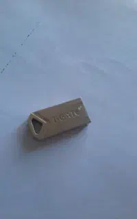 فروش فوری فلش  ۱۶ گیگابایت