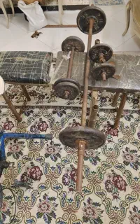نیمکت ورزشی و میله هالتر وزنه
