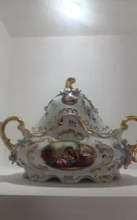 چینی گل برجسته