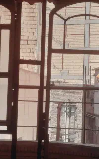 دوعددپنجره ویک عدد در اهنی کاملا نو باشیشه
