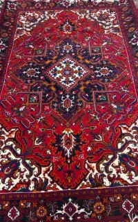 تعدادی فرش دست بافت