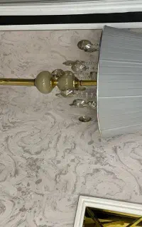 اباژور ایستاده
