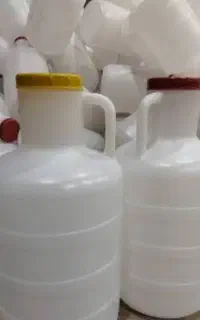 تعدادی دبه خیار شوری