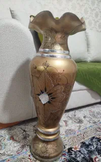 گلدان دکوری طلایی