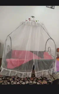 گهواره نوزاد ابی رنگ