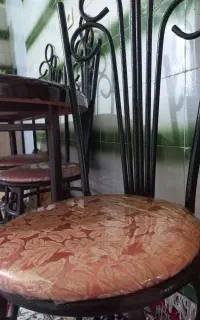 میز نهار خوری چوبی با صندلی فلزی ۴نفره