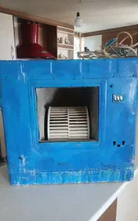 کولر ابی پشت پنجره ای