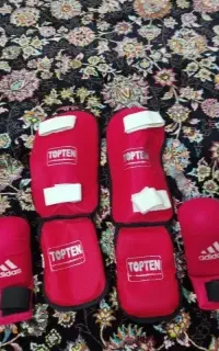 لباس و محافظ کاراته