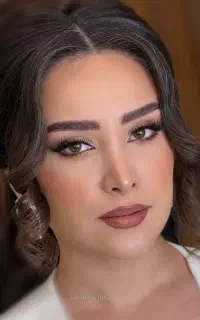 خدمات میکاپ و شنیون(محفلی/عروس)