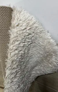 قالیچه شگی پرز بلند رنگ شیری