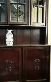 بوفه دیواری چوب گردو اصل سالم و بسیار جادار