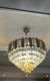 لوستر طلایی در حد نو